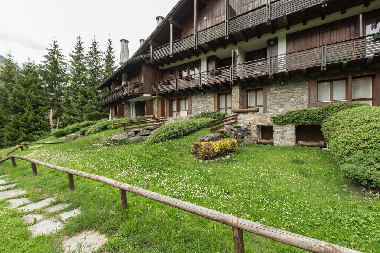 Joivy Superb Apartments For 6 With Mountain View And Garden In Courmayeur Exteriér fotografie