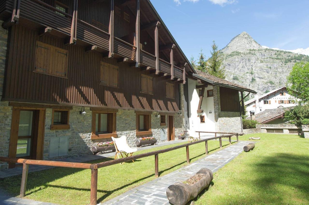 Joivy Superb Apartments For 6 With Mountain View And Garden In Courmayeur Exteriér fotografie